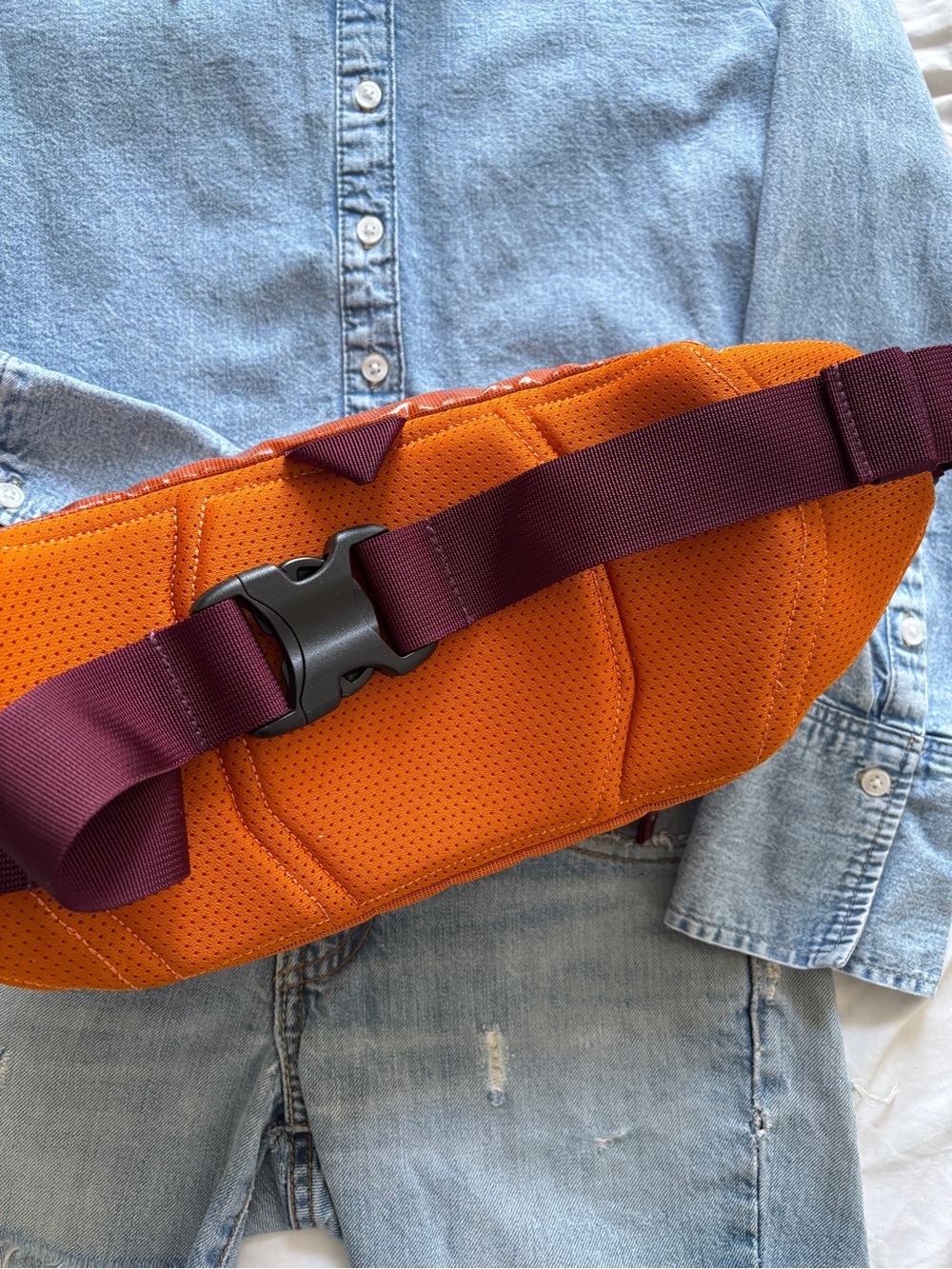 Patagonia Orange Belt Bag with Burgundy Accents 5L - Picture 7 of 8